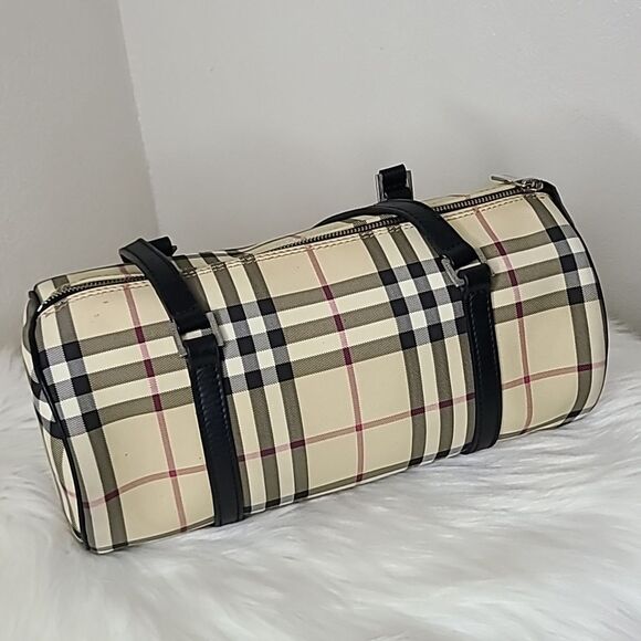 💯 Authentic Burberry  Handbag 🍀 - Picture 7 of 15